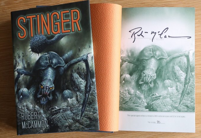 Лімітоване видання роману «Stinger», видавництво «Subterranean Press», 2015.